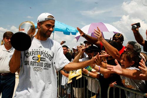 通过同侪驱 通过同侪驱